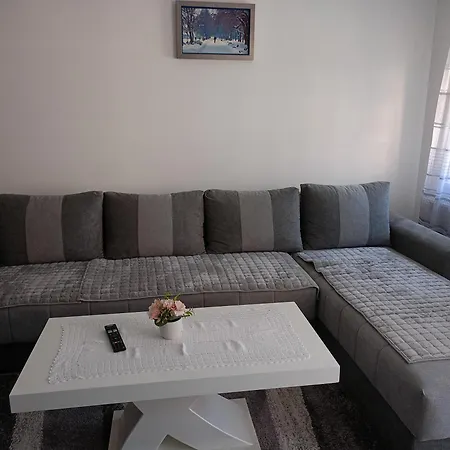 Emilija Apartamento *