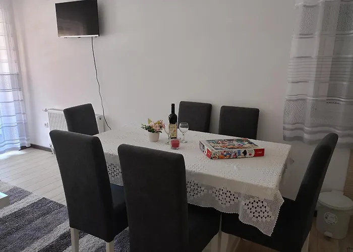 Emilija * 소코 반자